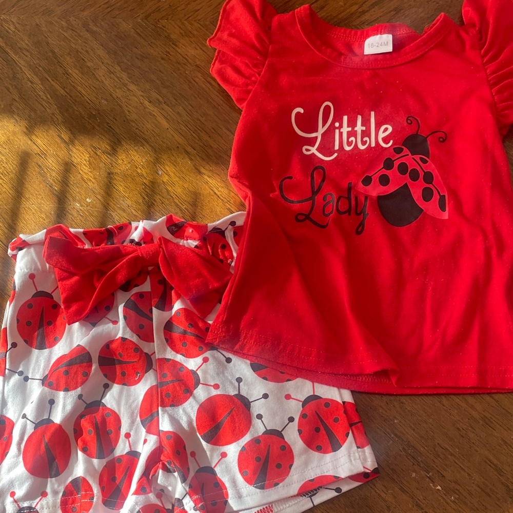 Baby: toddler silk her outfit